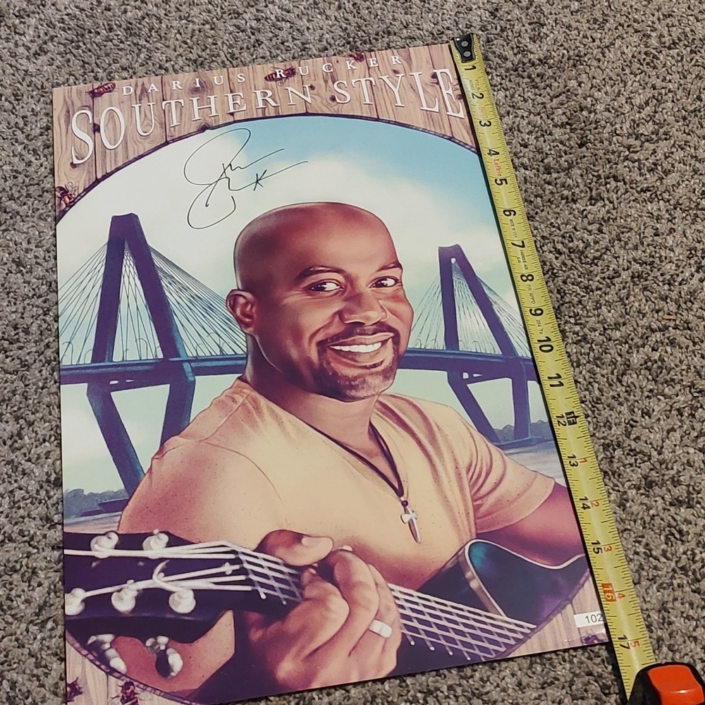 Darius Rucker Signed Poster Photo - Picture 5 of 6